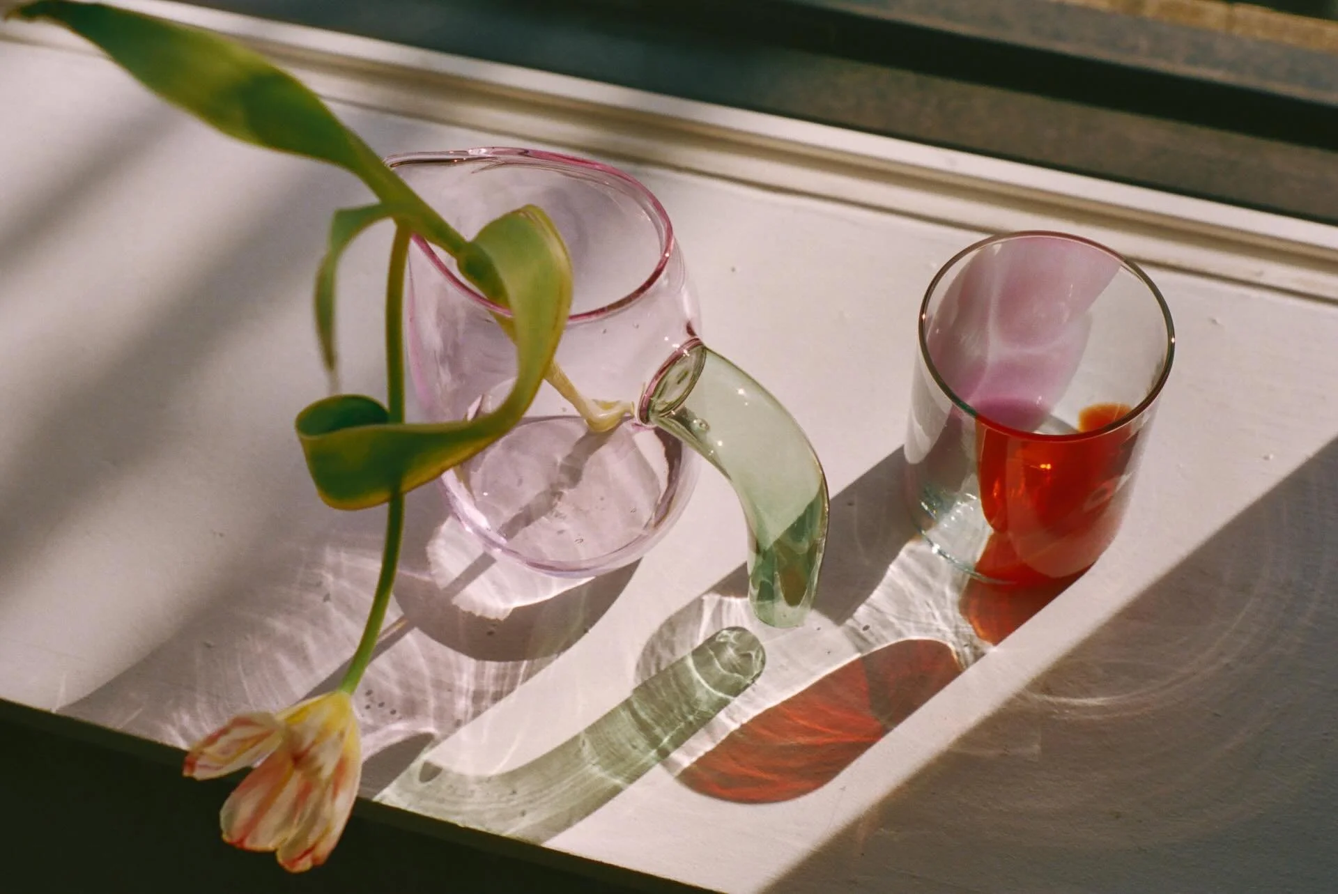 Unclear what we love more - the feel of handmade glassware or the shadows they cast in the afternoon light.
@drewescriva @bowglassworks