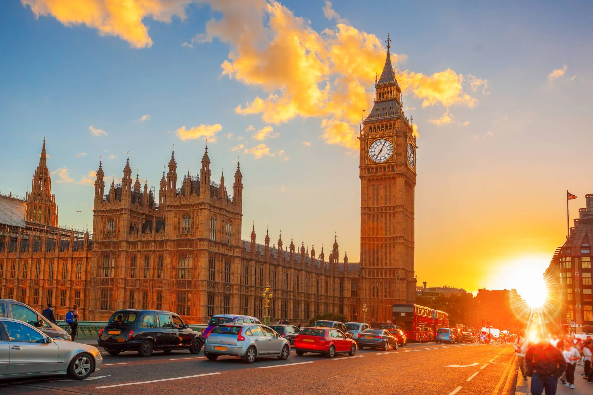 Enjoy the beautiful dusk of London