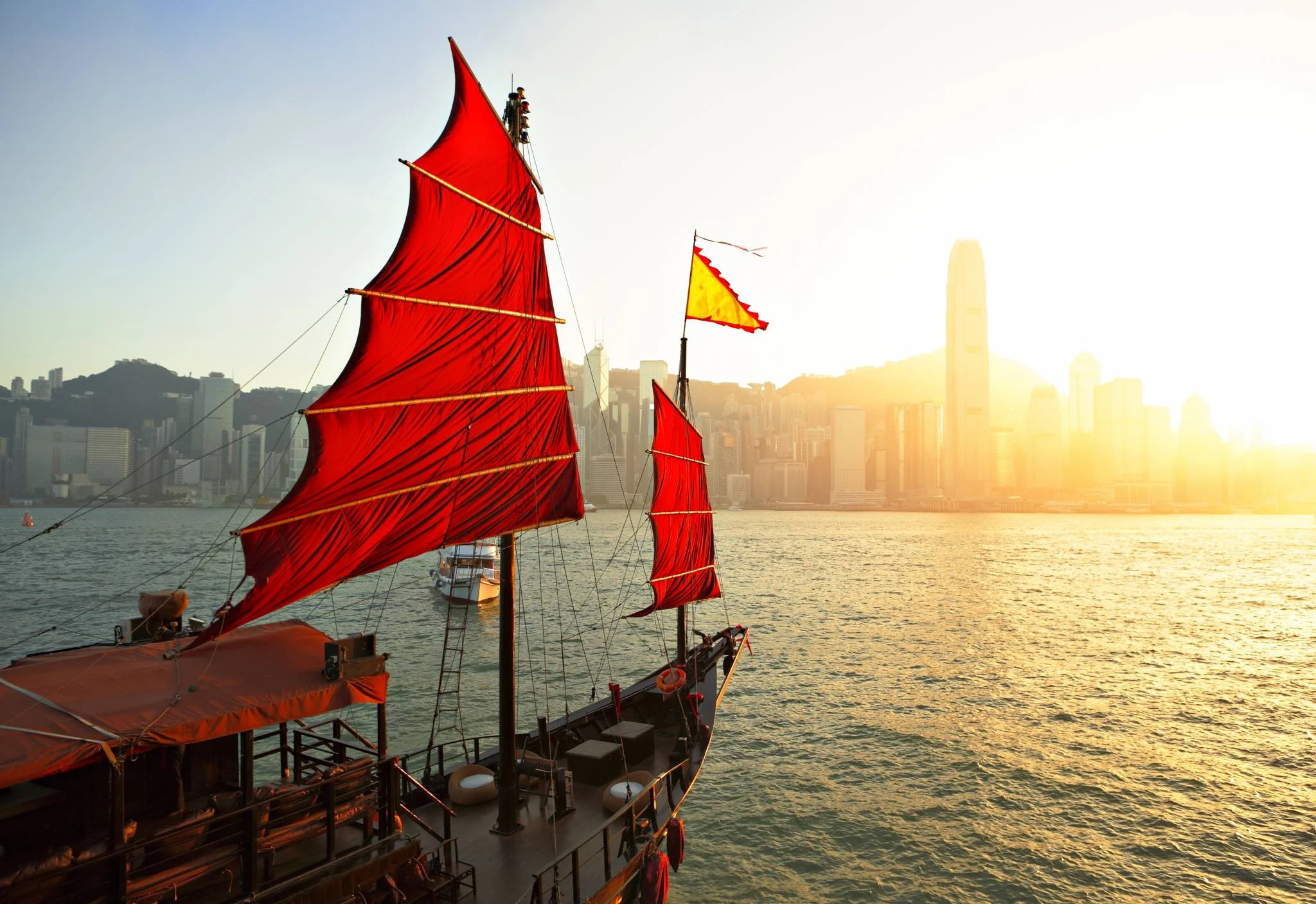 Enjoy Hong Kong Beautiful Skyline