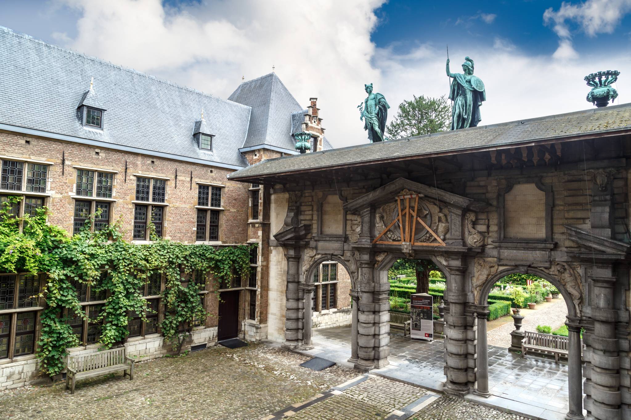 Visit Antwerp with eTips Travel Guide