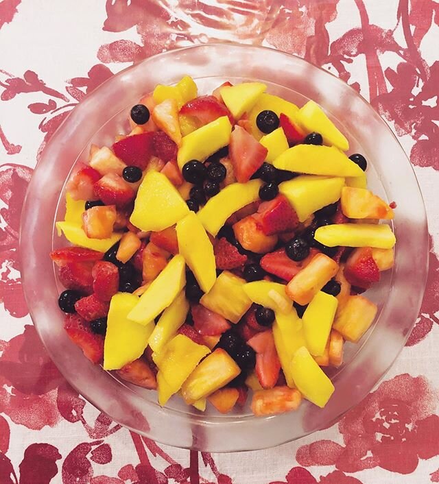 a little Memorial Day fruit salad featuring the most perfectly ripe mango there ever was. 🥭