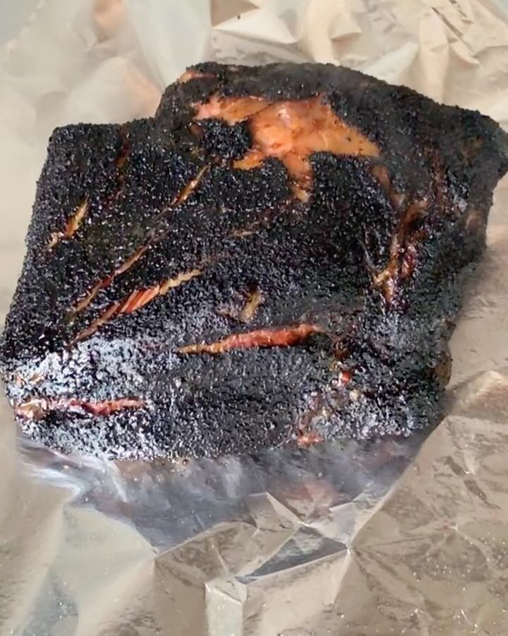 We&rsquo;re gonna be closed this Sunday (7/4) 😢 So come and get your BBQ now to hold you over! 🤠 We got pork and briskets straight out of the smoker glistening in all their glory waiting for you&hellip; ✨🥇💪🏻