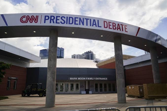 CCN Presidential Debate 8.jpeg