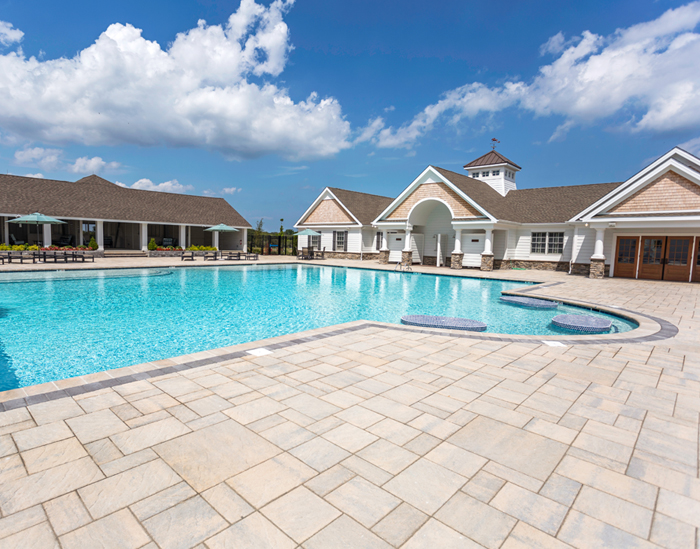 SHOWFIELD — Canalfront Builders