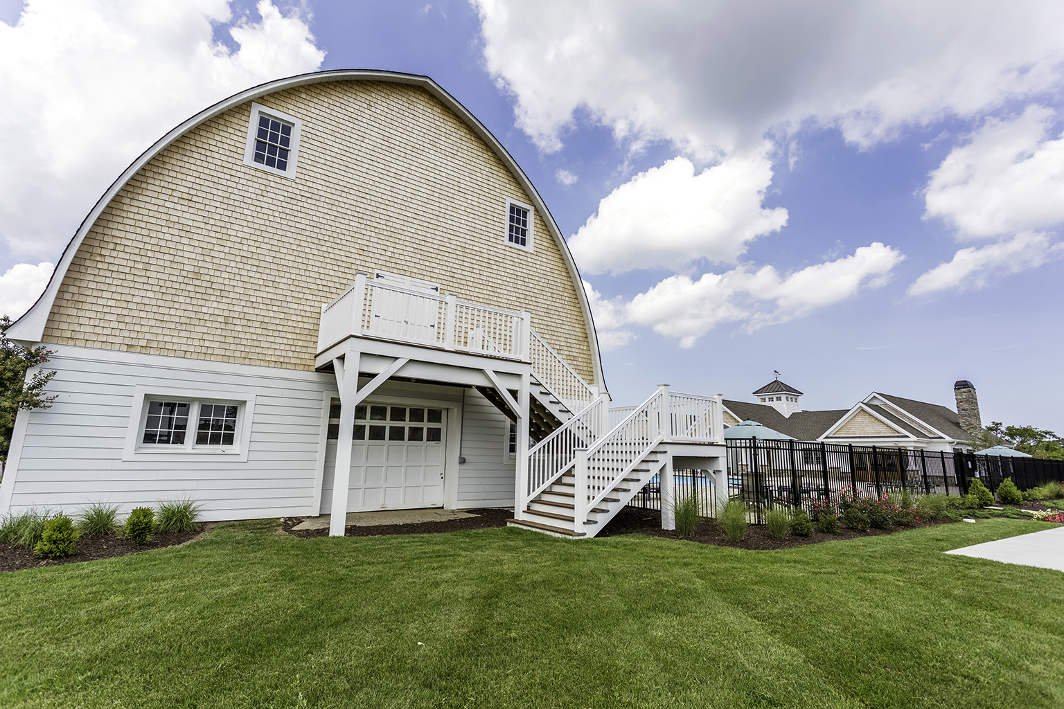 Showfield_barn-front-closer.jpg