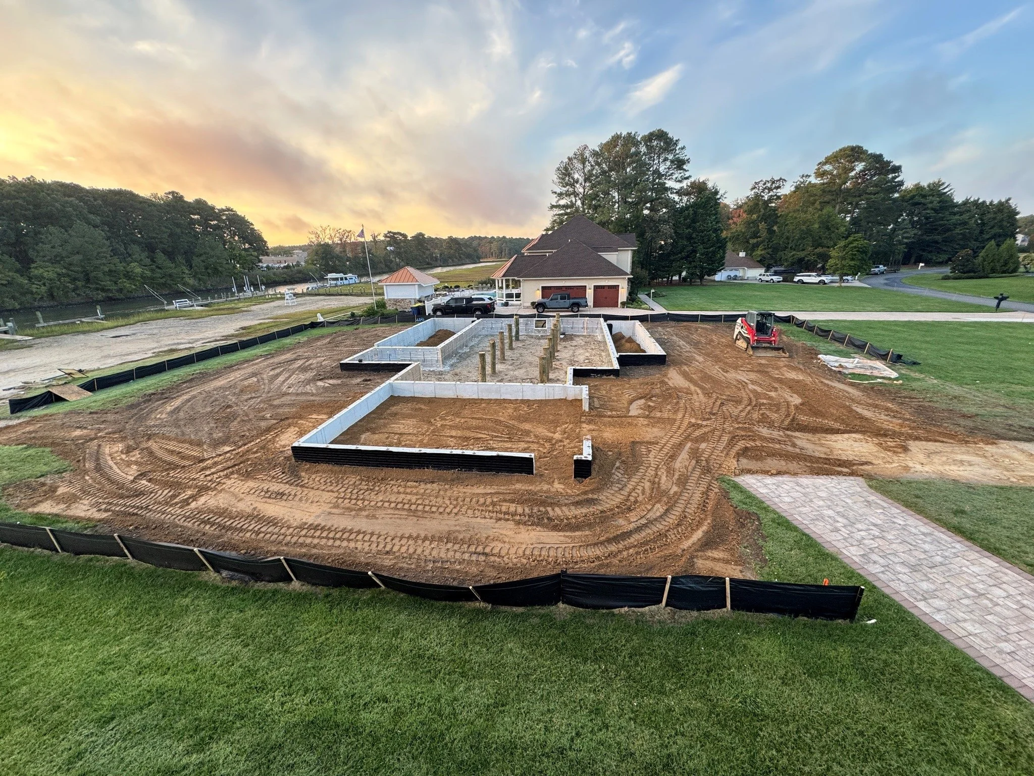 Foundation is in for this beautiful home in Rehoboth along the Lewes and Rehoboth Canal.  Can't wait to get started with the framing! 
#canalfrontbuilders #canalfrontcustomhomes #rehobothcustombuilder #lewescustombuilder #CustomHomes #delawarecustomb