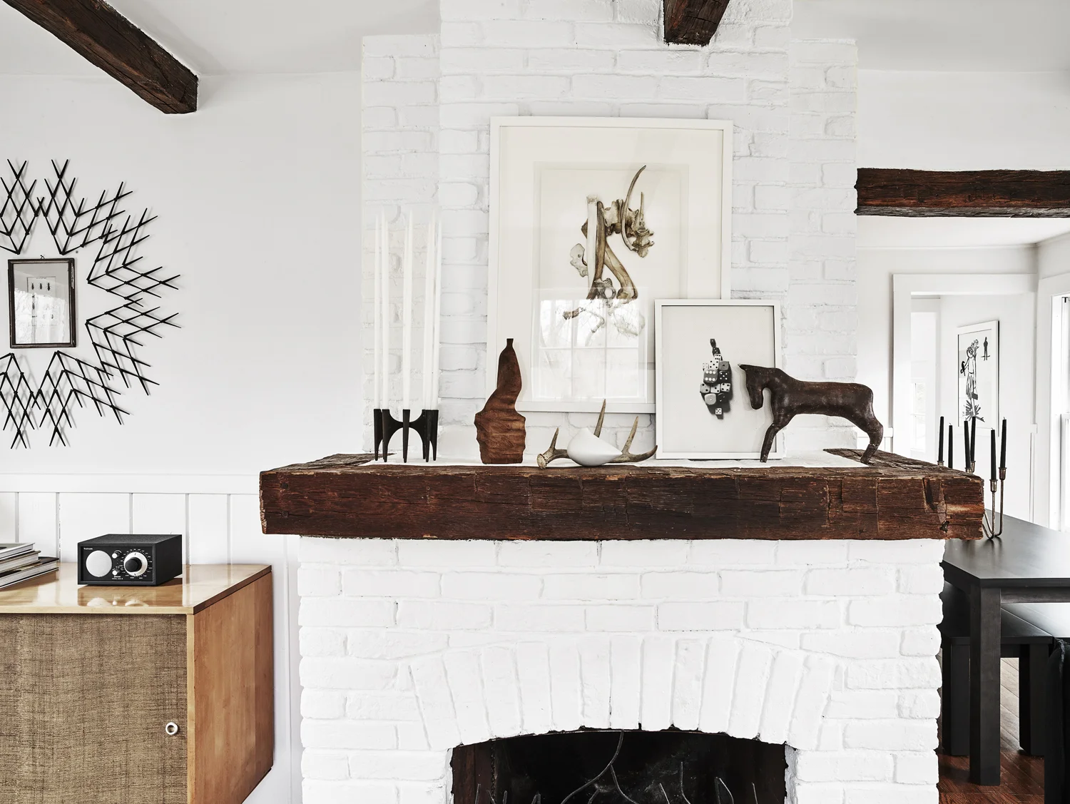 re_sitting_rm_1630729_fireplace_72.jpg
