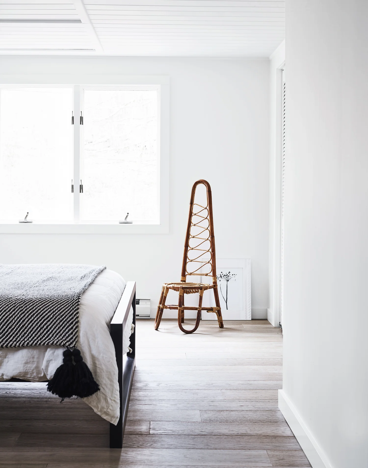 guest_br_mf_left_bamboo_chair_72.jpg