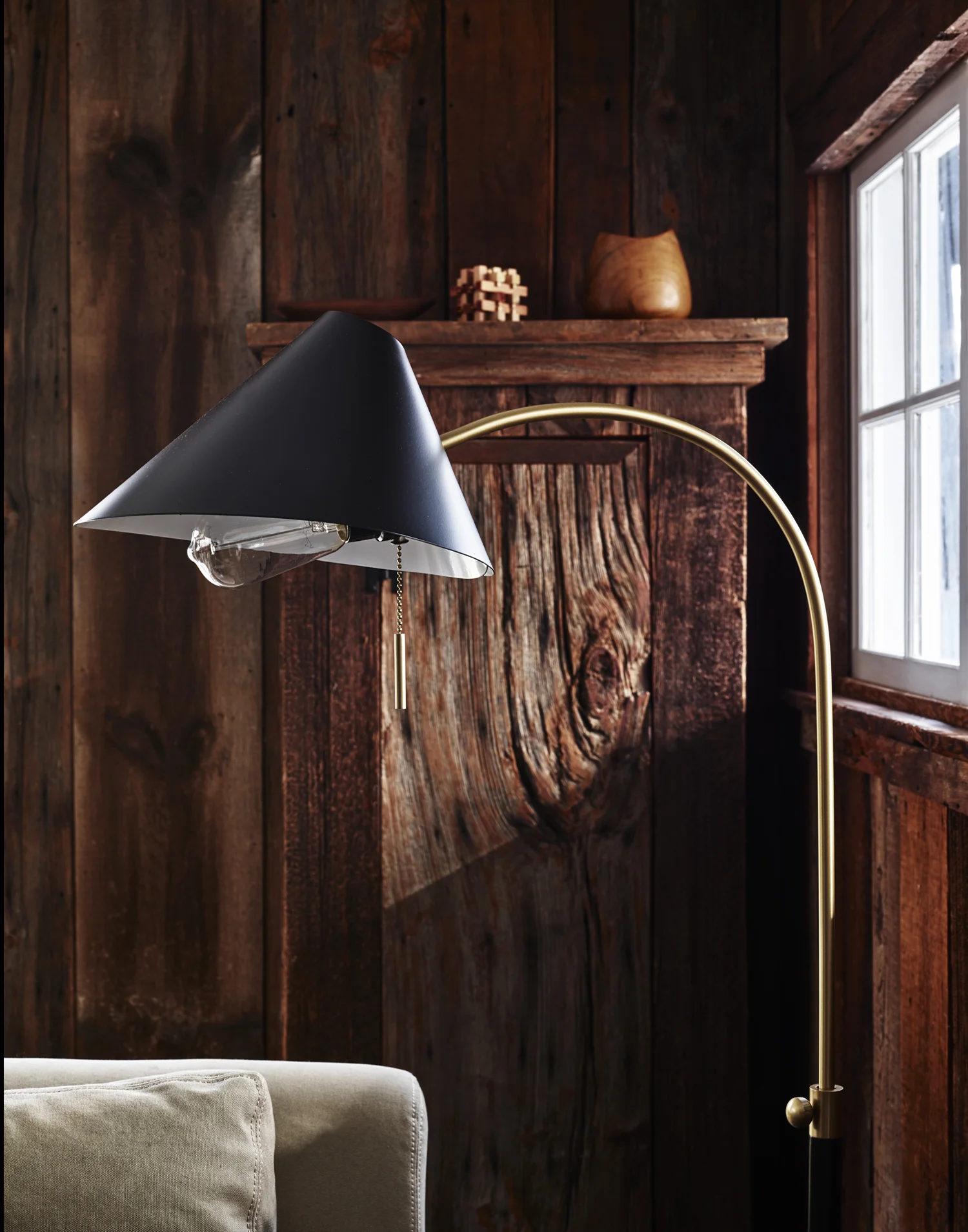 re_tv_rm_1630696_lamp_72_resize.jpg