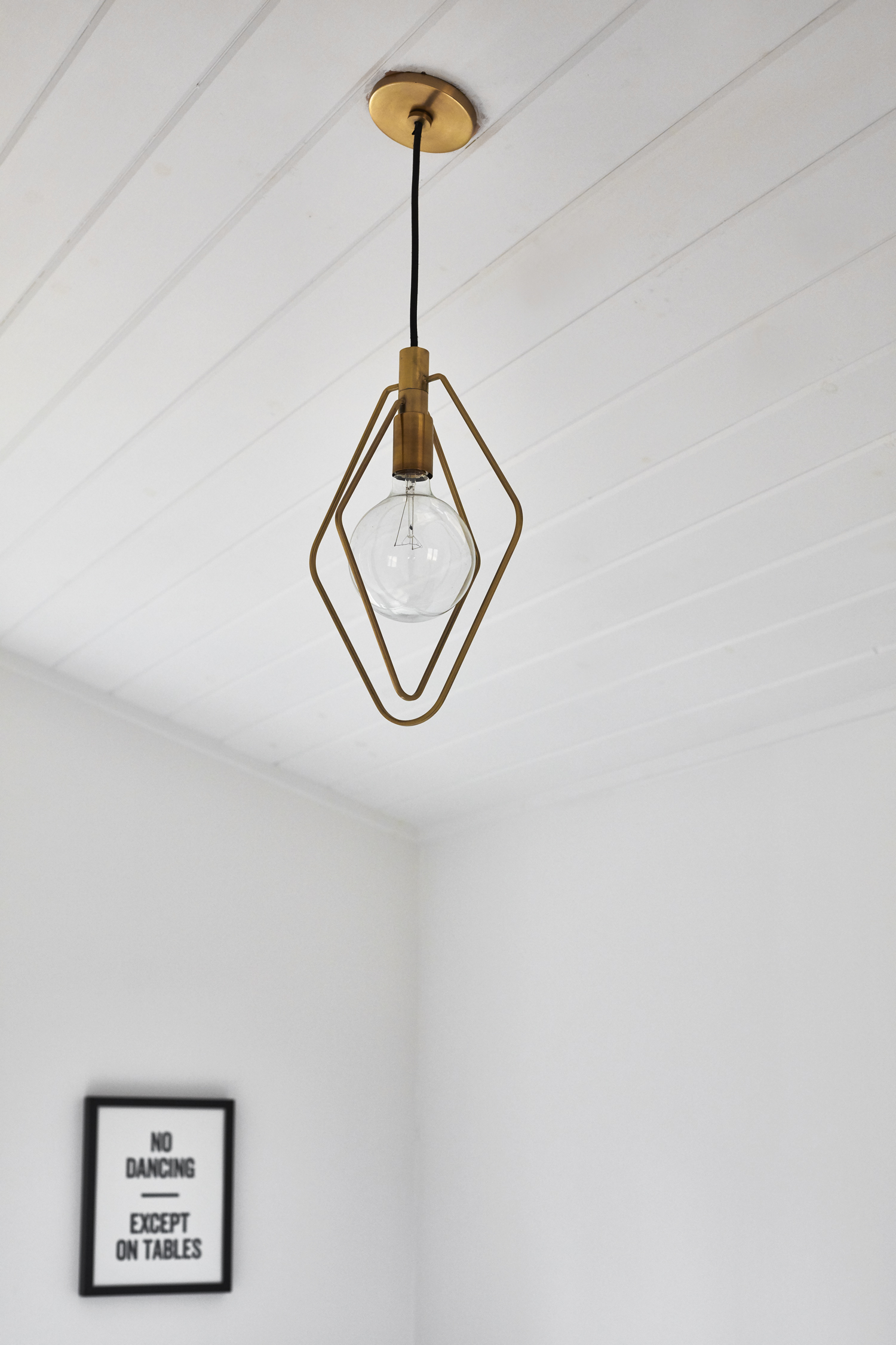 guest_br_light_fixture_72.jpg