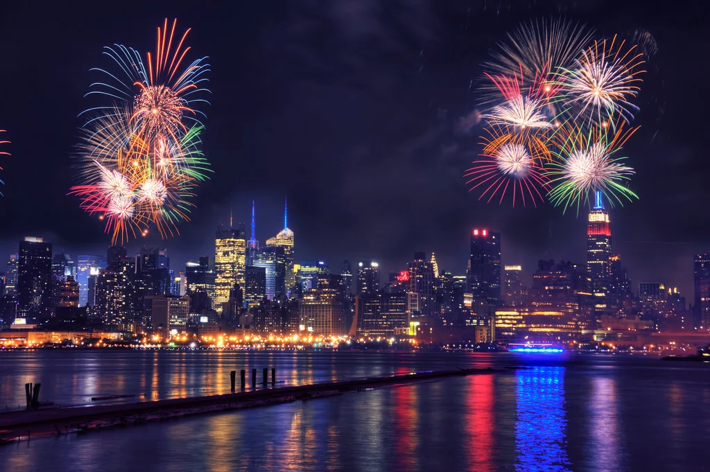 Happy 4th of July :: Where to Find the Best Firework Displays of 2018 