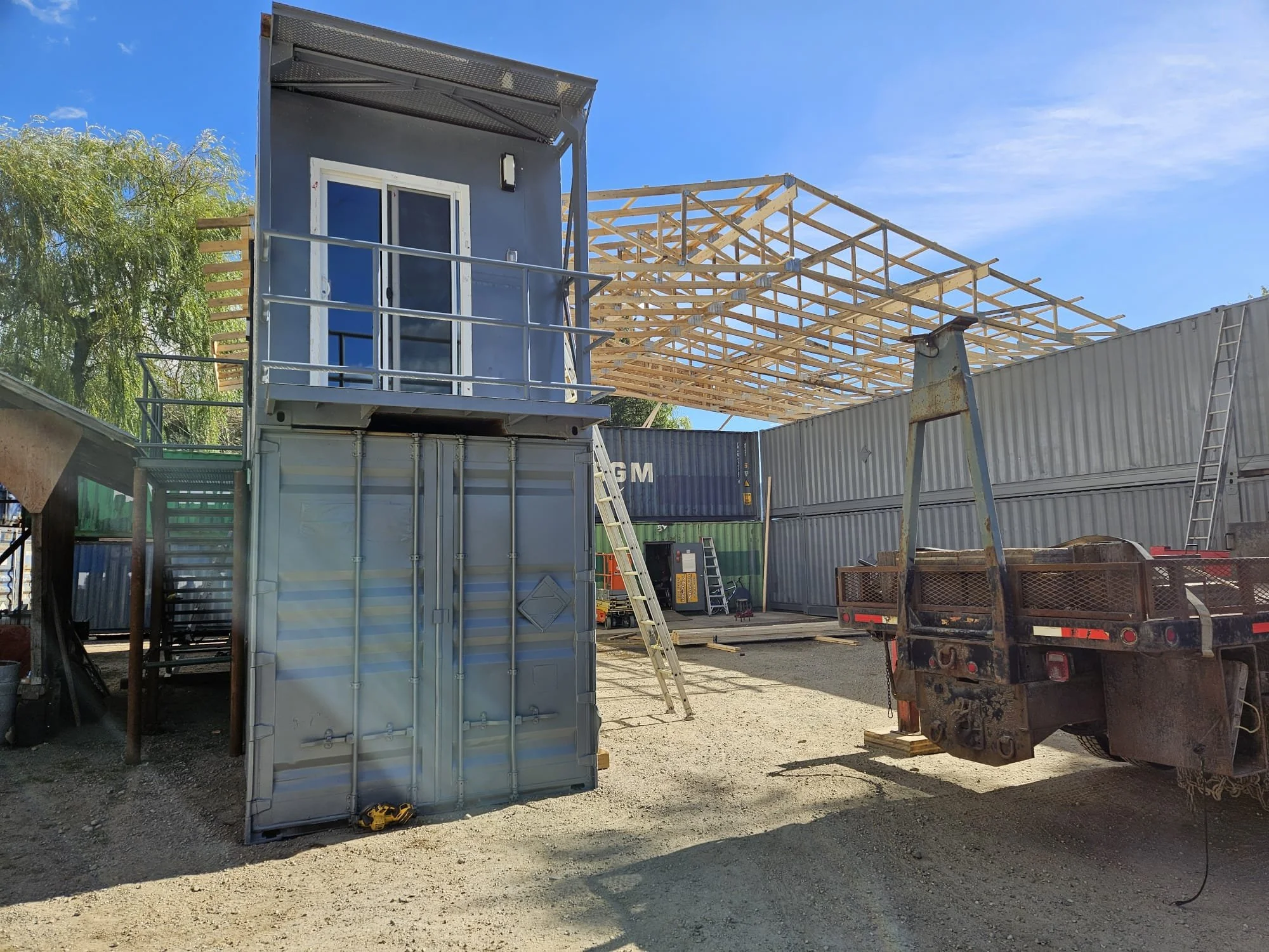 Multi-container installation for a rodeo business project