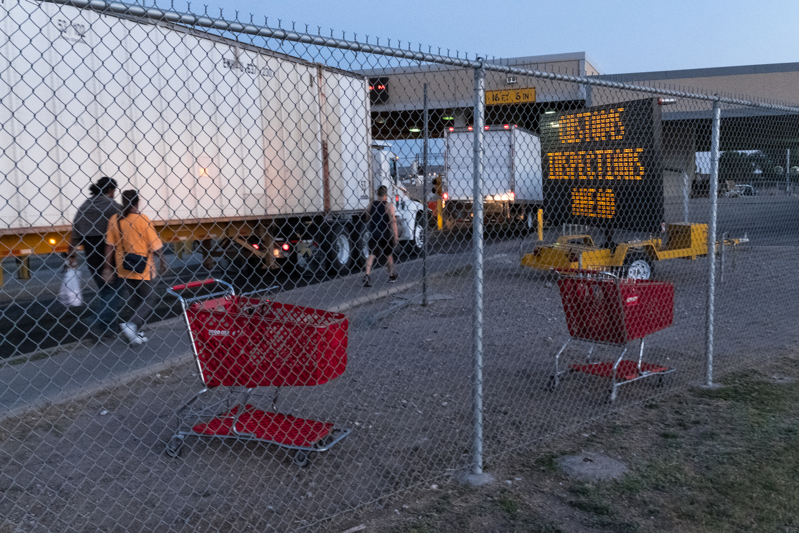 18. Hinterland - Border crossing in El Paso, TX.jpg