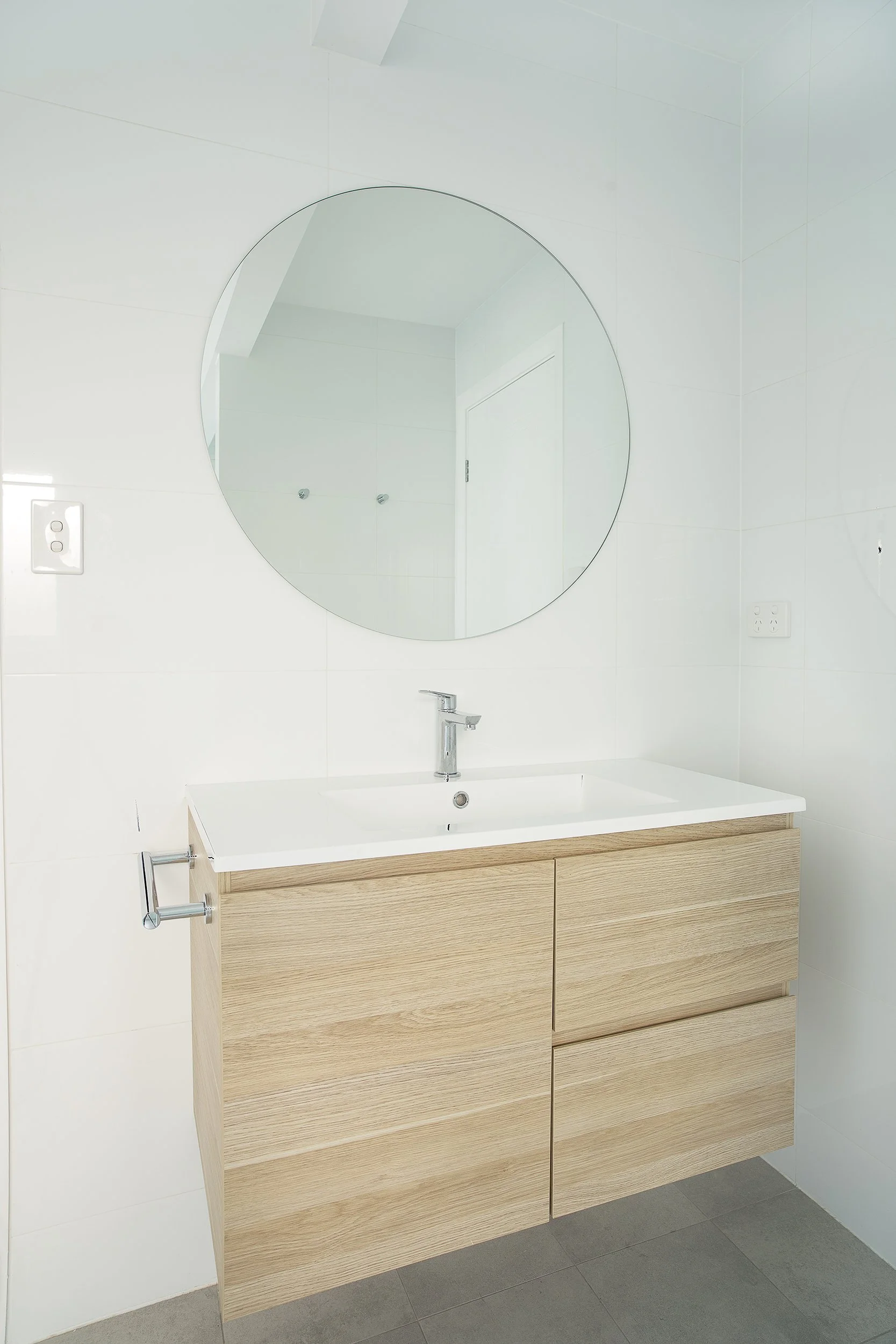RESERVE DRIVE- DOWNSTAIRS BATHROOM 2.jpg