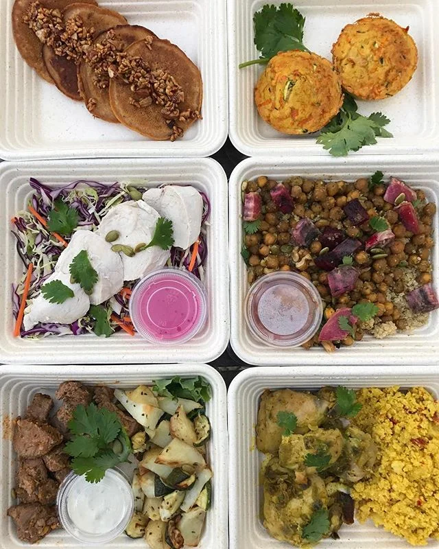 So excited for our meals this week thanks to @therealmealco 😍- how fresh healthy and delicious do these look! This is Breakfast, lunch and dinner for Monday and Tuesday. I love that the packaging is all made it wheat straw and sugarcane. I don't know if I can wait till tomorrow 👅 If you are flat out and don't have the time to think or prep meals this would be your best friend.