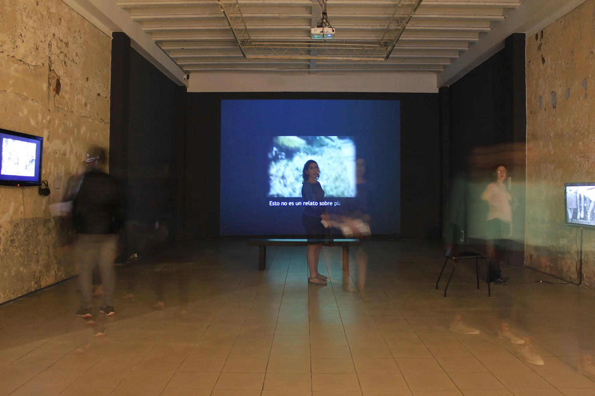 Puedo escribir cualquier cosa de cualquier imagen. 2017 Vídeo, 2017. 4:31 min. Video ganador del Primer Premio Inquieta Imagen 2017. Museo de Arte y Diseño Contemporáneo- MADC.