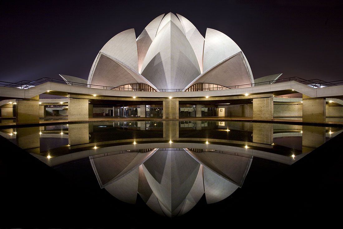 Stunning-Floral-Inspired-Religious-Building-The-Lotus-Temple-in-New-Delhi-India-Homesthetics-12.jpg
