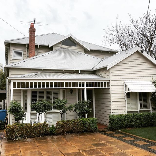 Contracts signed for our next major renovation and extension in Hampton, looking forward to transforming this beautiful old weatherboard home!
#parkerbuildingmelbourne .
.
#carpentry #building #house #home #timber #hampton #woodwork #renovation #exte