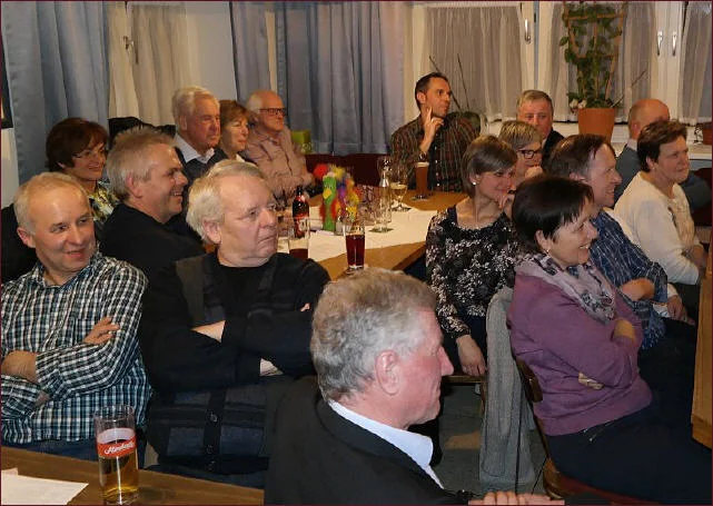 Alle ganz Ohr... wenn Schauspielerin Michaela Bilgeri und Landwirt Josef-Peter Nussbaumer erzählen.