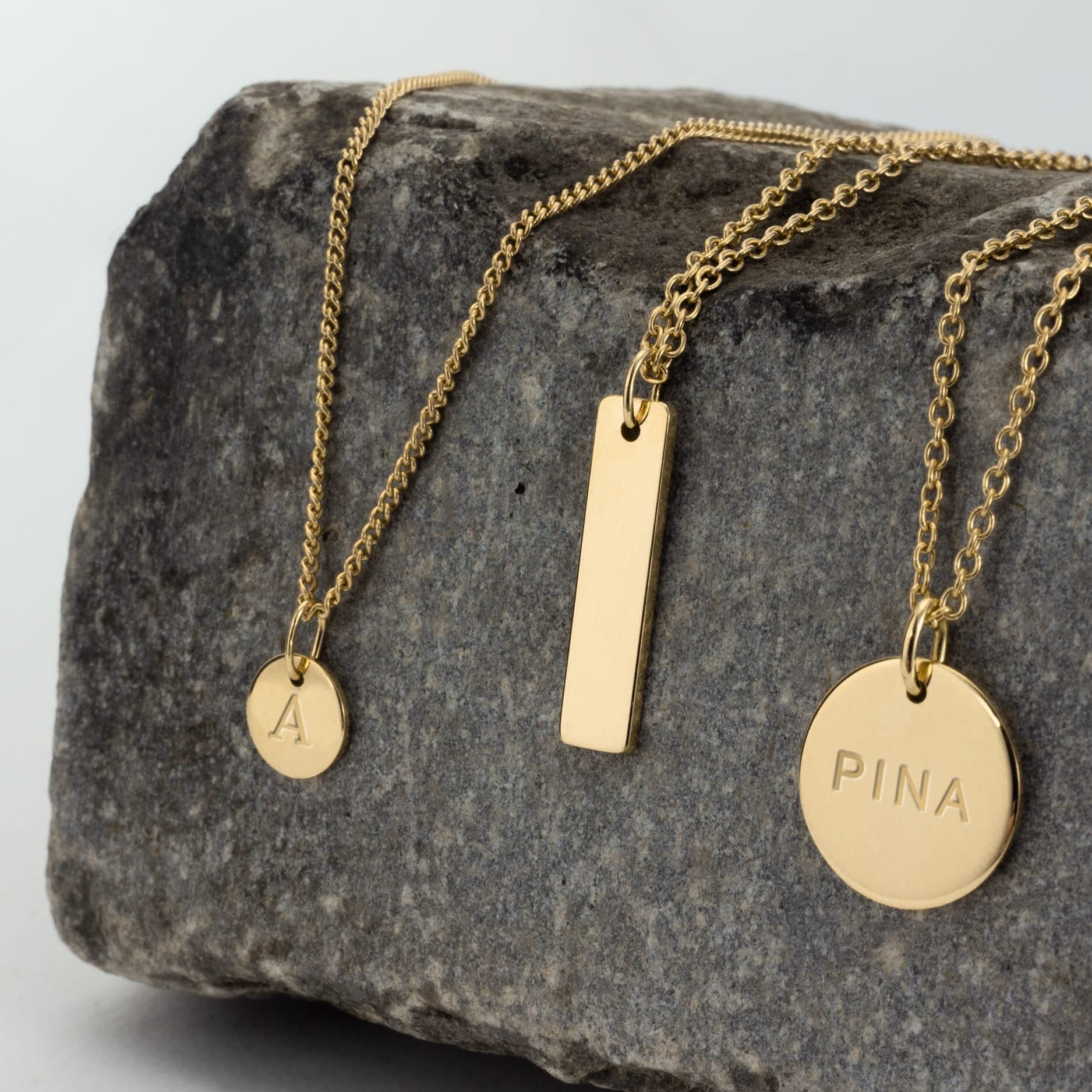 Individuell f&uuml;r Dich! Unsere Little Things Anh&auml;nger aus 750er Fairtrade Gold mit pers&ouml;nlicher Gravur.
...
Just for you! Our Little Things Pendants made out of 18K Fairtrade Gold with custom engraving.

 #zeitlos #langlebig #fairtradego