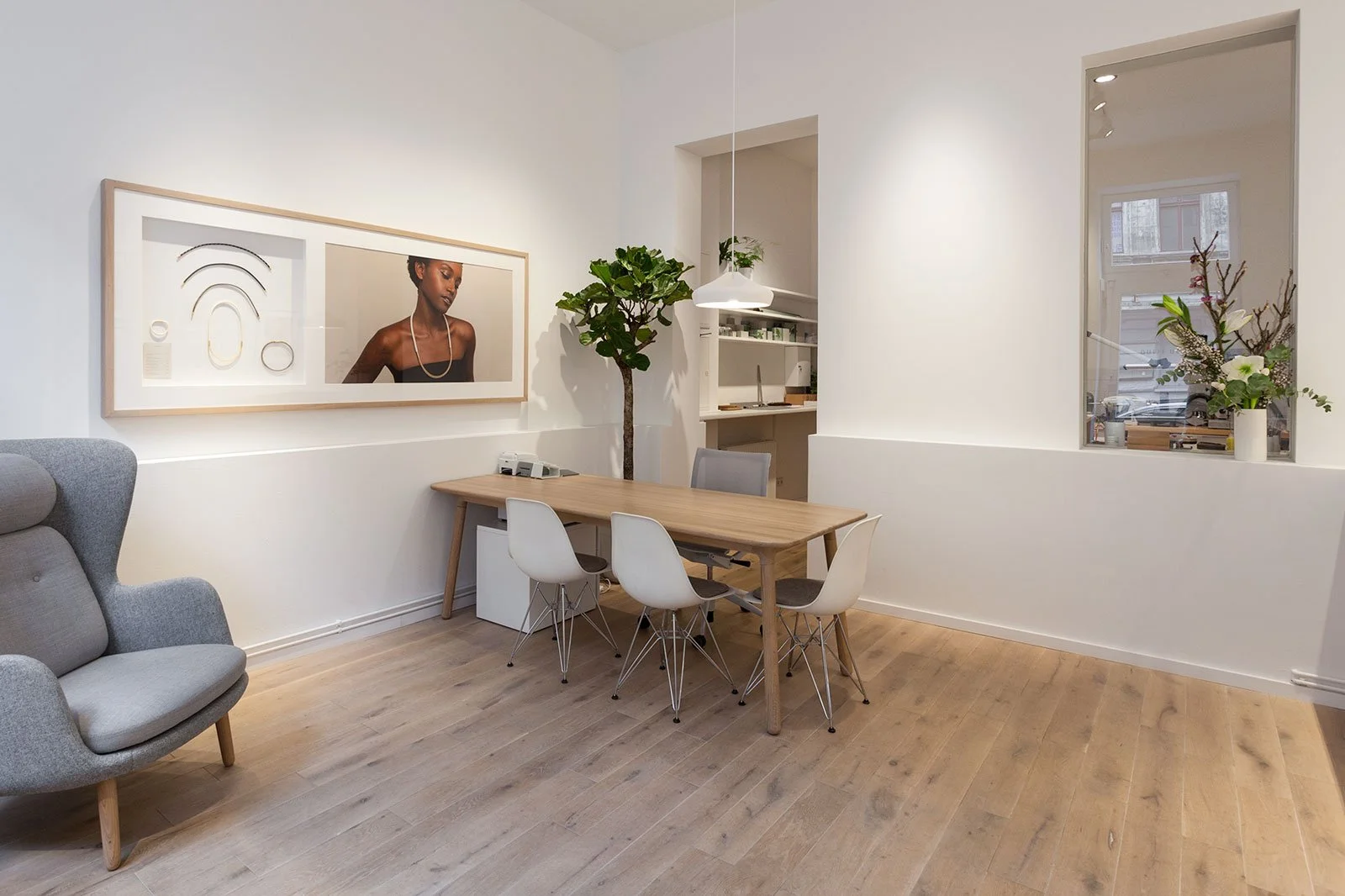 Quite Quiet Berlin Auguststr.74 inside 2.jpg