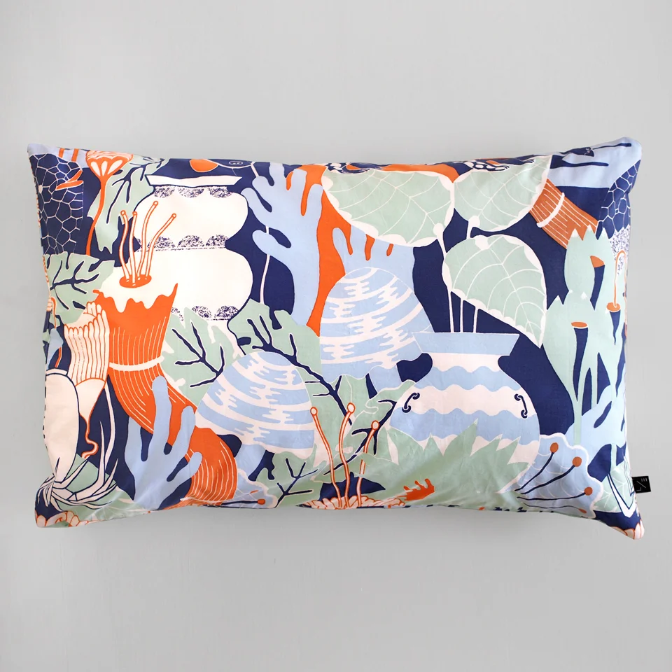LE_JUMBO_Pillow_960.jpg