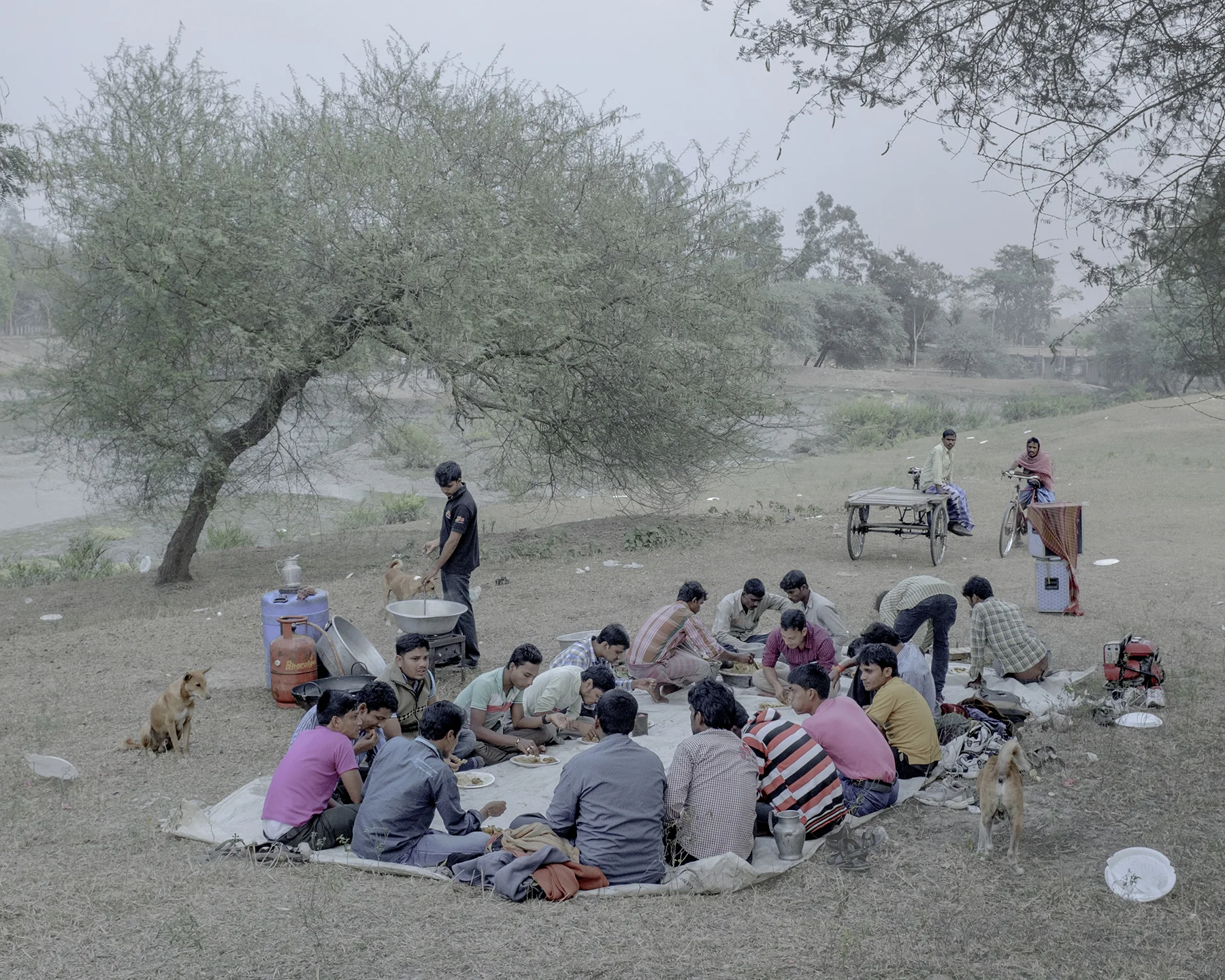 India, Rajasthan, Badoo, January 2015. Picnicking is far from a simple affair in eastern India. In a land where the fleeting months of December to February offer the only time to ‘enjoy’ the otherwise unbearable tropical sun, picnicking is a winter pastime that’s taken very, very seriously.