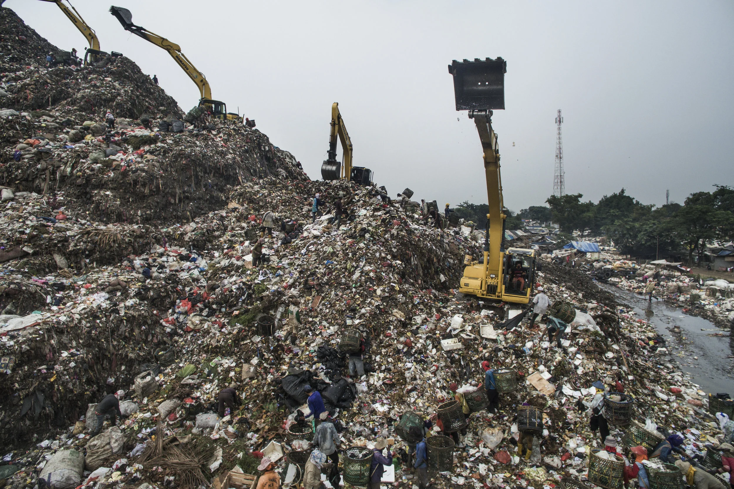  Indonesia, Jakarta, 23 February 2016

Bantar Gebang with its 110 ha is possibly the biggest landfill / waste dump in the world. It receives everyday over 6000 tons of Jakarta's waste. Thousands of families live and work here to scavenge the dump and