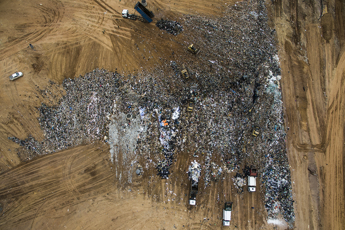  Brazil, São Paulo, 30 November 2016

Essencis Soluções Ambientais is one of the landfills around Sao Paulo and with a size of 350 hectares the biggest one in Latin America. Everyday 8000 tons of waste, 60% from Sao Paulo, is delivered here.

Kadir v