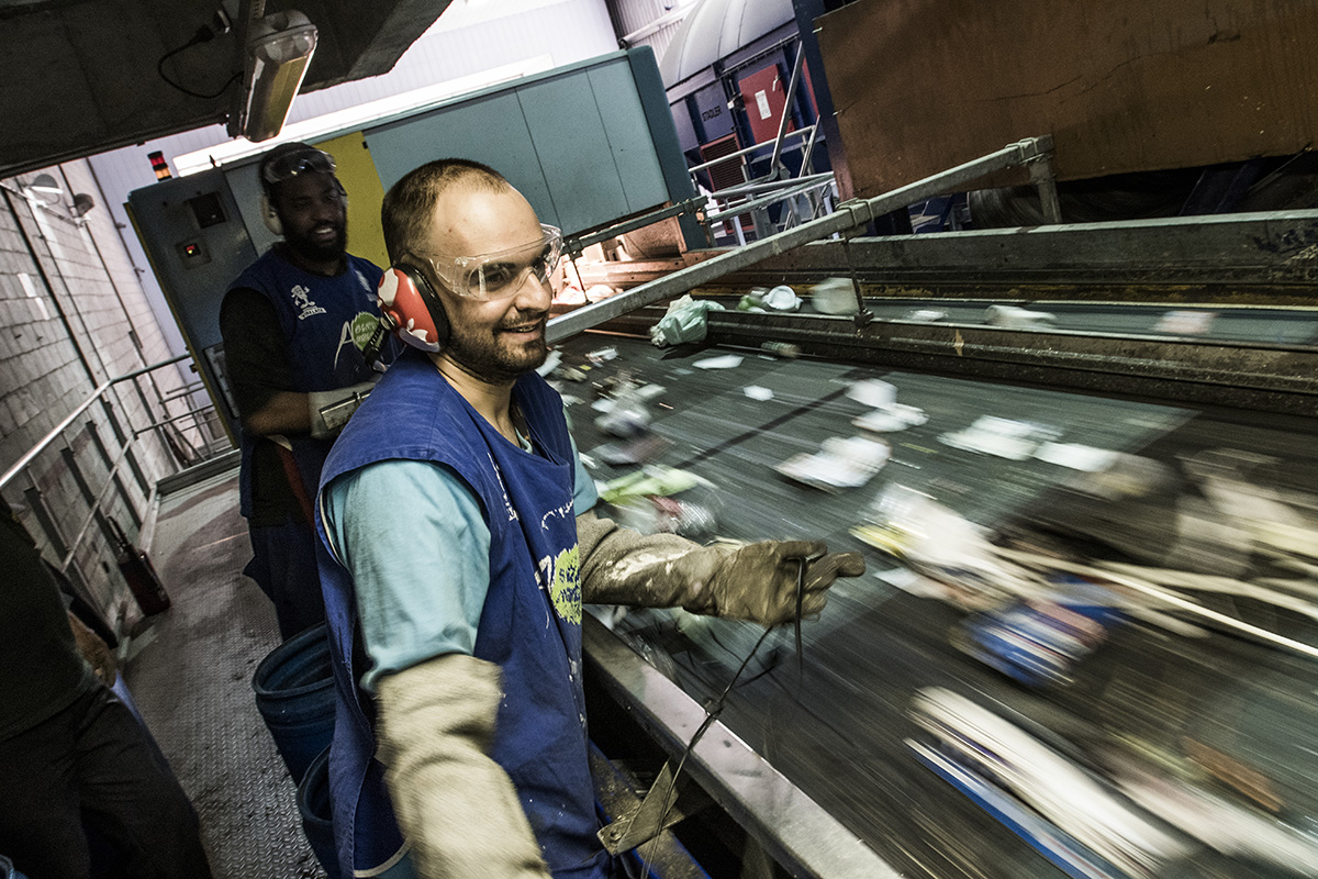  Brazil, São Paulo, 06 December 2016

Transbordo Ponte Pequena is a waste transfer station (there are three in the city), which processes 5000 tons a day. There is also the only sorting station in Sao Paulo. They process about 90 tons a day of waste,