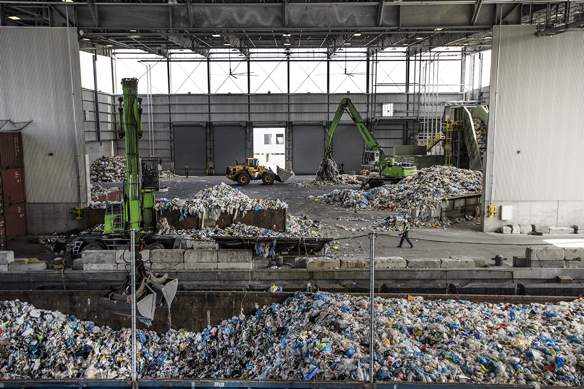 USA, New York, Brooklyn, 19 May 2016
Sims Municipal Recycling is located in Brooklyn.
Kadir van Lohuizen / NOOR