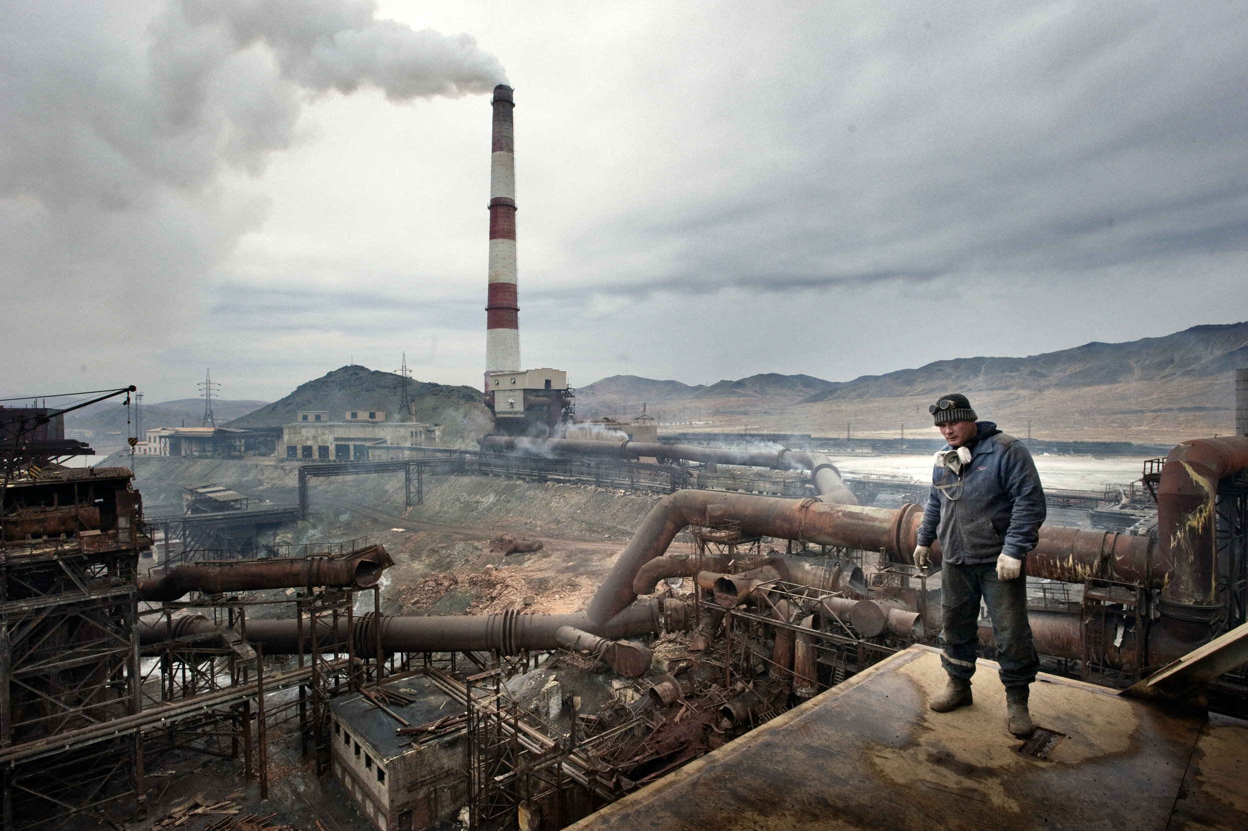  KARABASH, CHELYABISKAYA REGION, RUSSIA
OCTOBER 22, �2009

One of the most polluted cities in the world, Karabash in the Chelyabinskaya region of the southern Ural Mountains in Russia, is burdened with the dirty legacy of copper mining, chemical and 