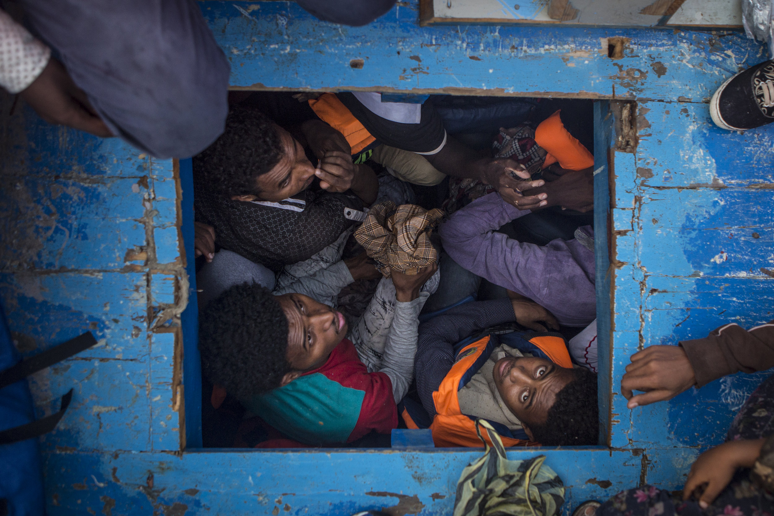  Inside the hold of a large wooden boat where over 500 people were attempting to cross the mediterranean sea � Mathieu Willcocks/MOAS.eu 2016, all rights reserved. 