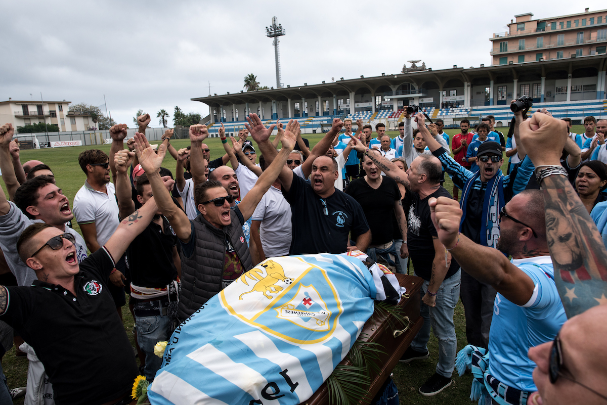  Giancarlo, historic Ultras of the Sanremese Group, dies at 45, after an heart attack. Together with the Sanremese Ultras, the GSA gives him the final salute at the Sanremo Stadium, while screaming out loud: "Un Ultras non muore mai", "An Ultras neve