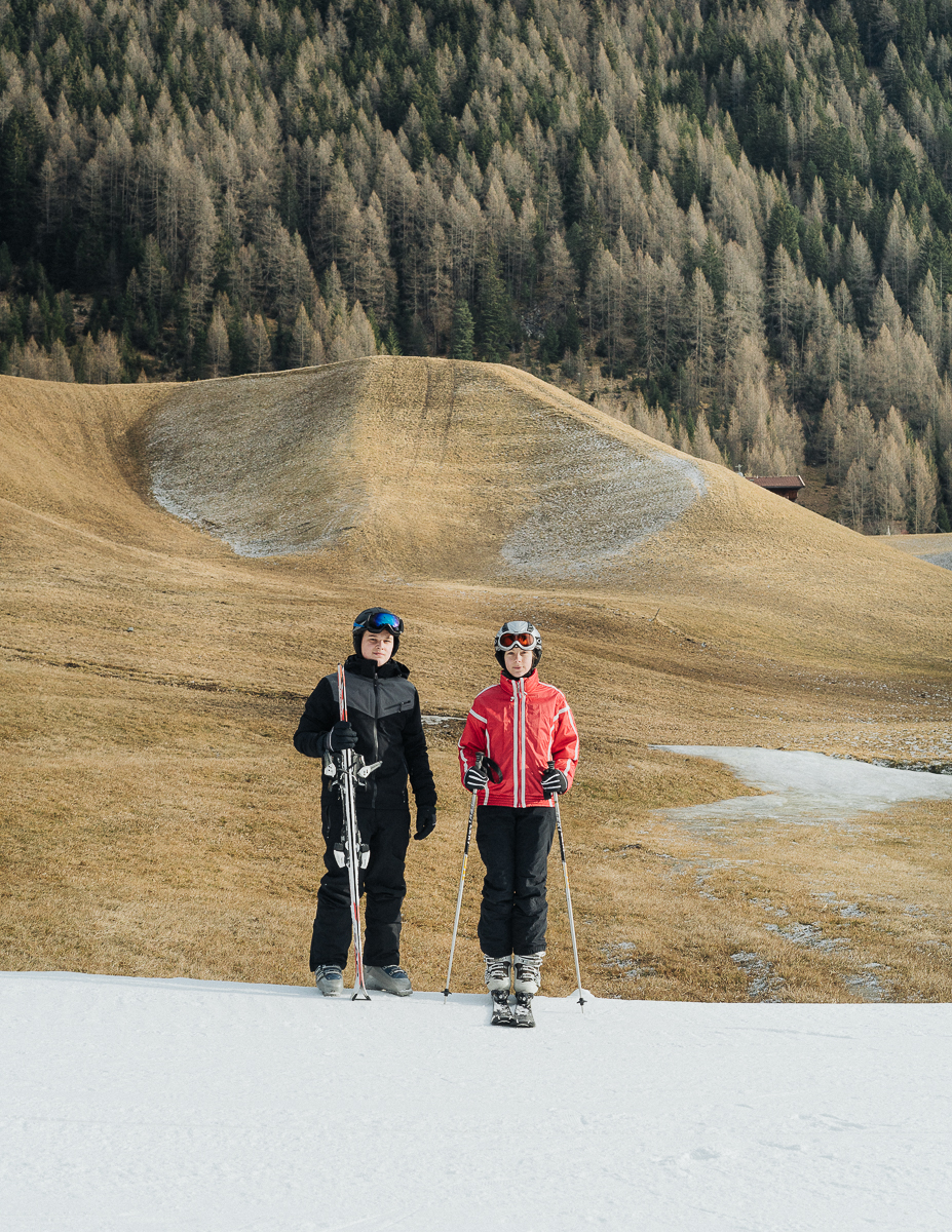  Two young german tourists skiing in Oetztal, Austria. 01/2017.

© Elias Holzknecht 