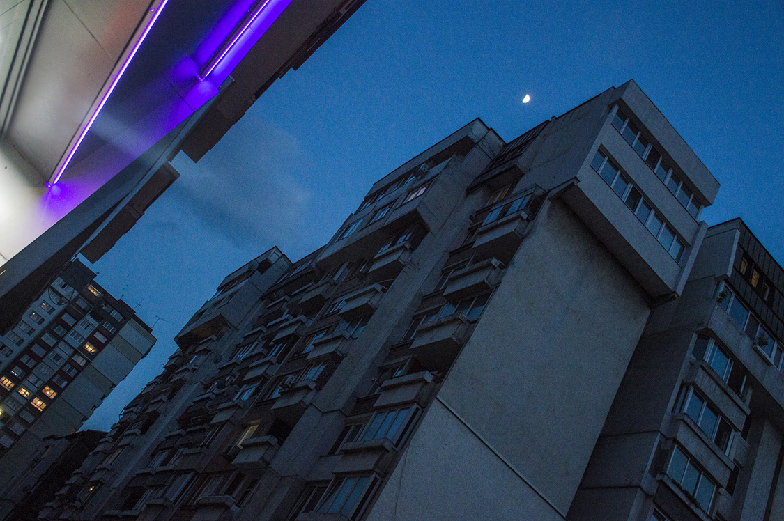 04_Spasiyana Sergieva_The buildings light up.jpg
