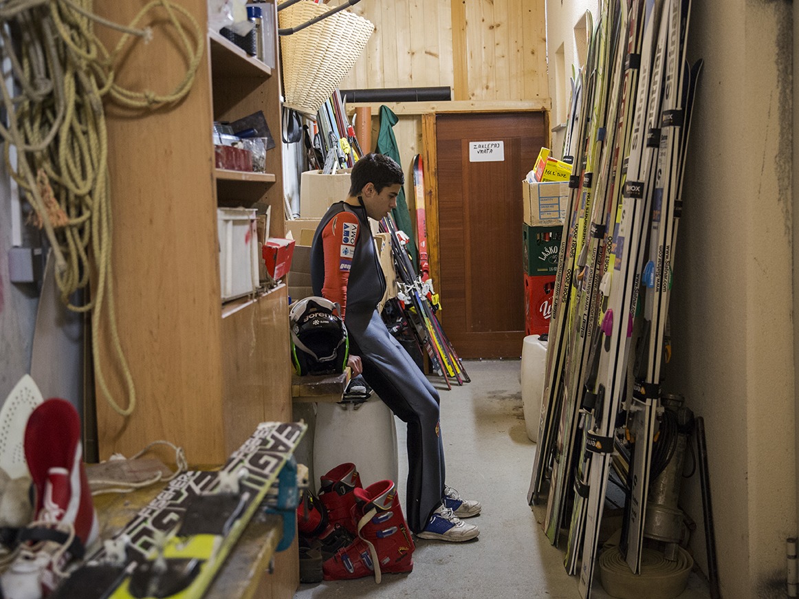  Before training and jumping from the 90m jumping, they told him that his equipment was not good and that the coach did not allow him to jump. Nikola was so sad when he got that news.  Ljubno, Slovenia/2019
Photo/ Vladimir Zivojinovic 