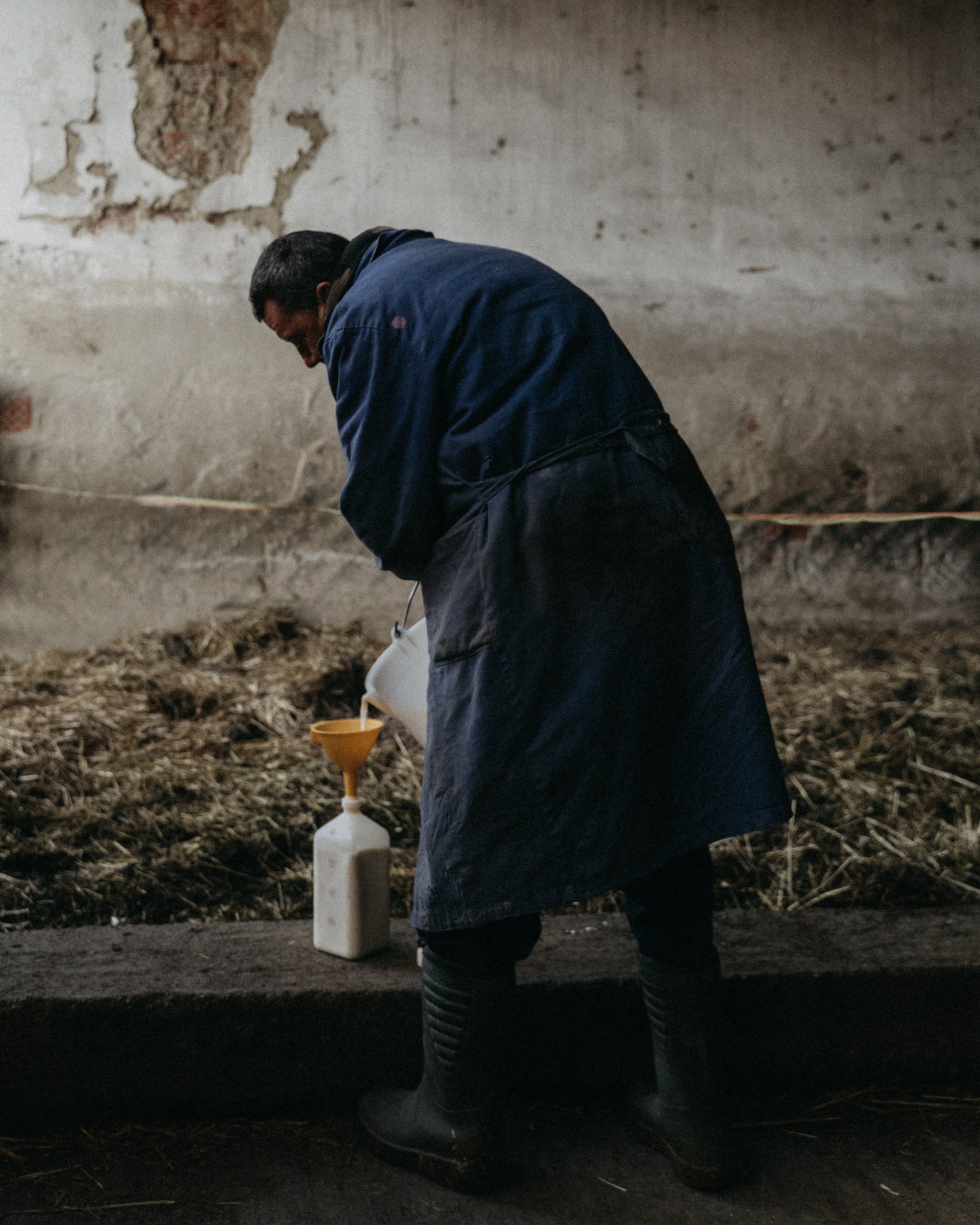  Slovakia, Zlatna na Ostrove, 01 April 2023. Milk distribution at the Ostrov Ecofarm which is, together with overall care for the grazers of the island provided by local employees. Diana Takacsova / NOOR 