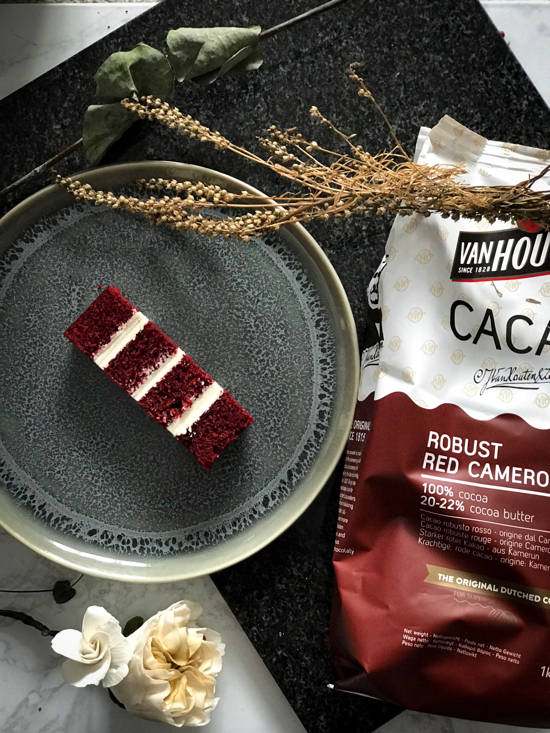 RED VELVET, CREAM CHEESE Always looking out for a light Fluffy textured cake? this Cocoa Flavored Red Sponge Paired With A Whipped Cream Cheese Filling is for you !