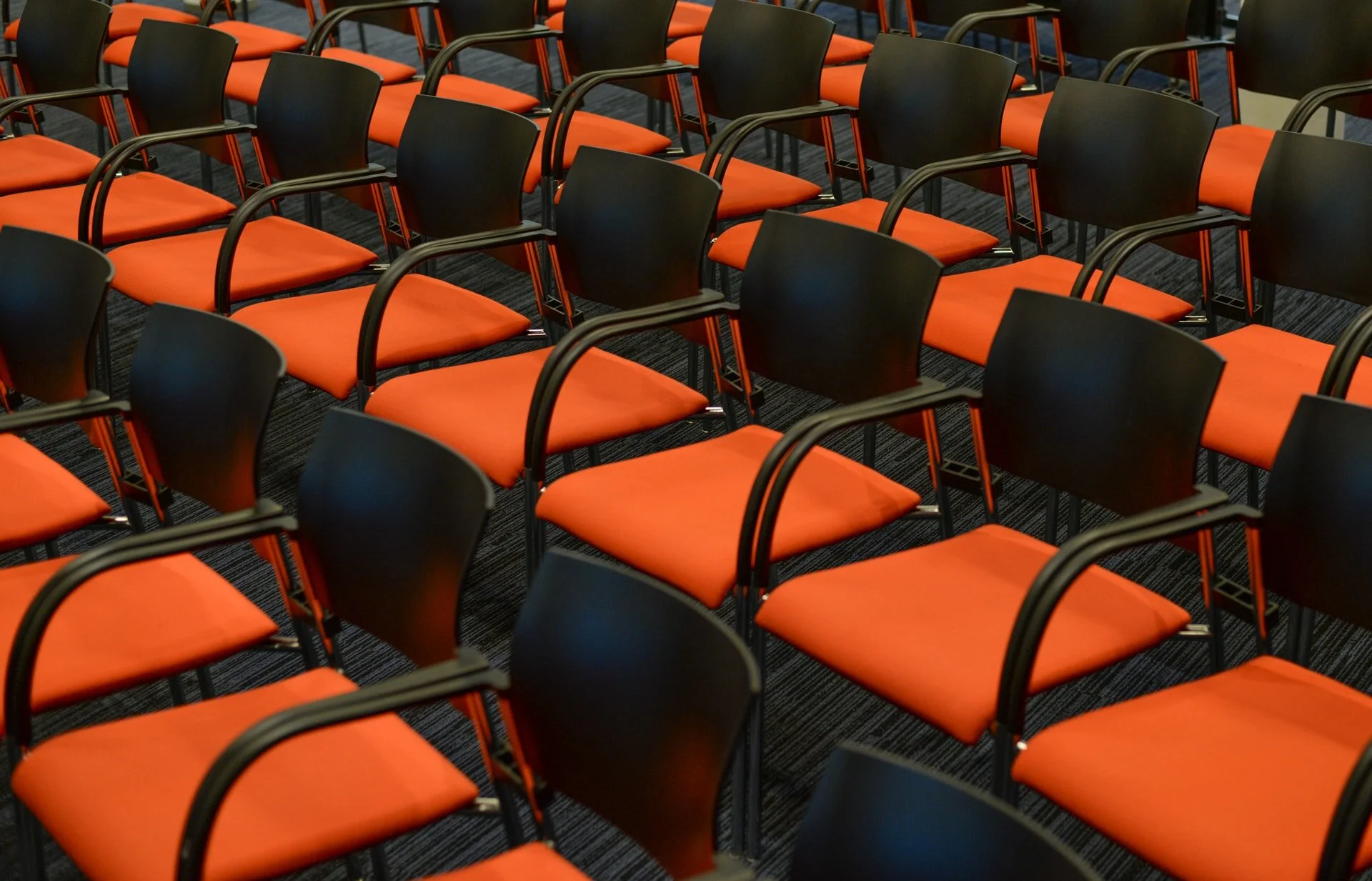 auditorium-chairs-conference-722708.jpg
