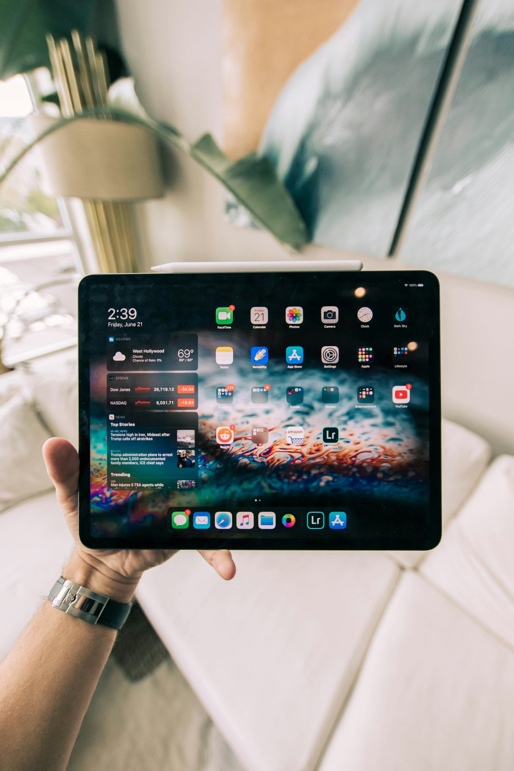 Raising Tech-Savvy Kids: A Parent’s Guide to Healthy Screen Time and Balanced Play