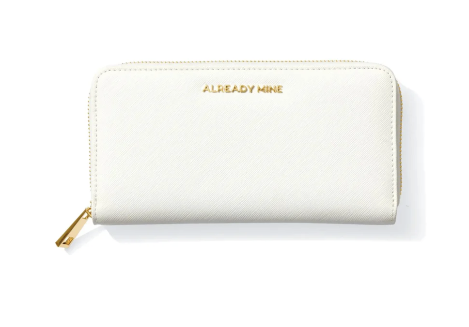 Clarity Carried: What a White Feng Shui Wallet Really Represents