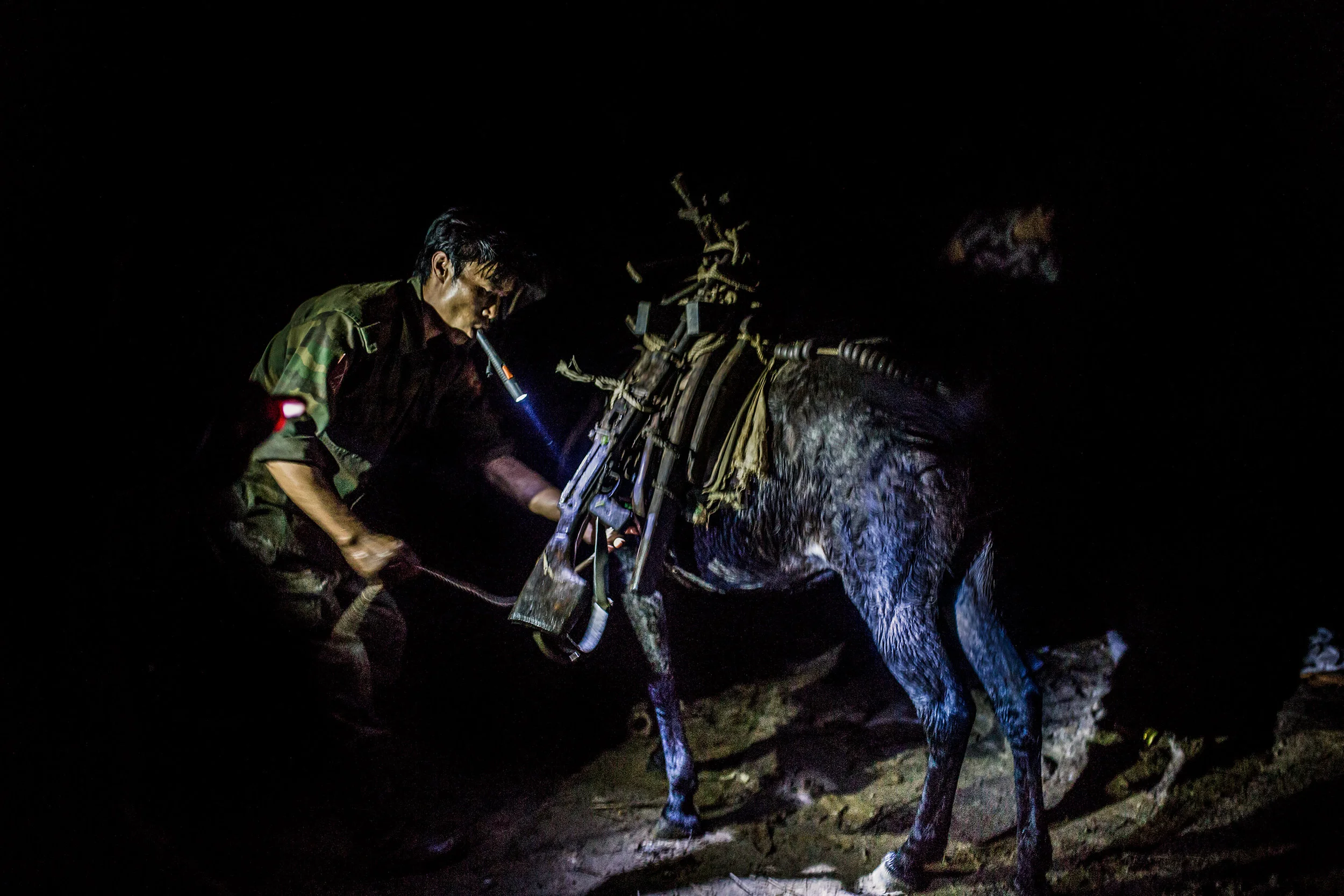 kachin_photo_book_08.jpg