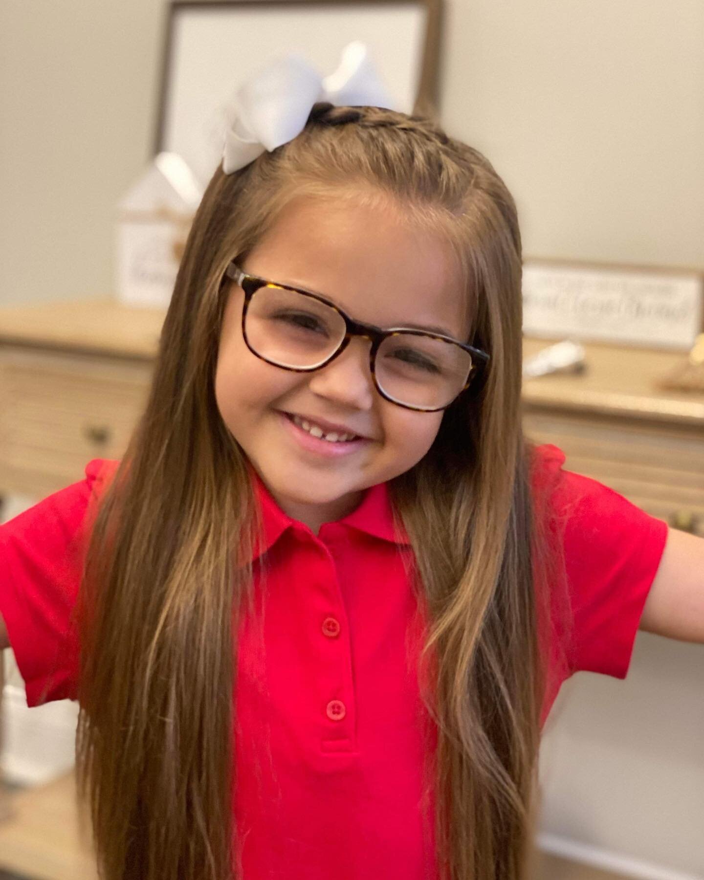 It&rsquo;s #crystalclear this cutie pie is ready for her first day of school in her adorable new glasses!!! #seecrystalclear #raybankids