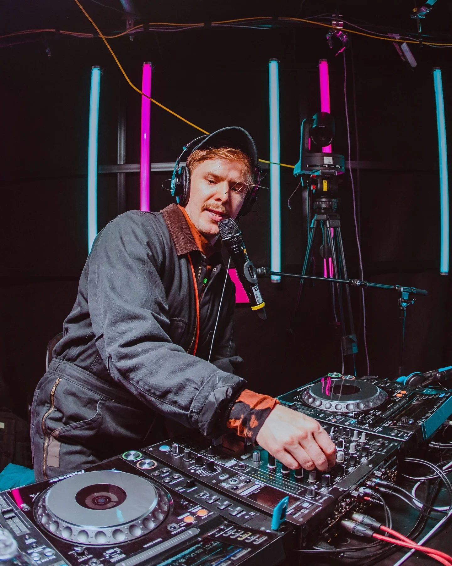 celebrating 10 years of radio in total this year = ) while my main show on finnish national @ylexradio is behind @yleareena copyright lock and unlistenable from abroad, it would suck to not share all the juicy bangaasss, considering all the time I sp