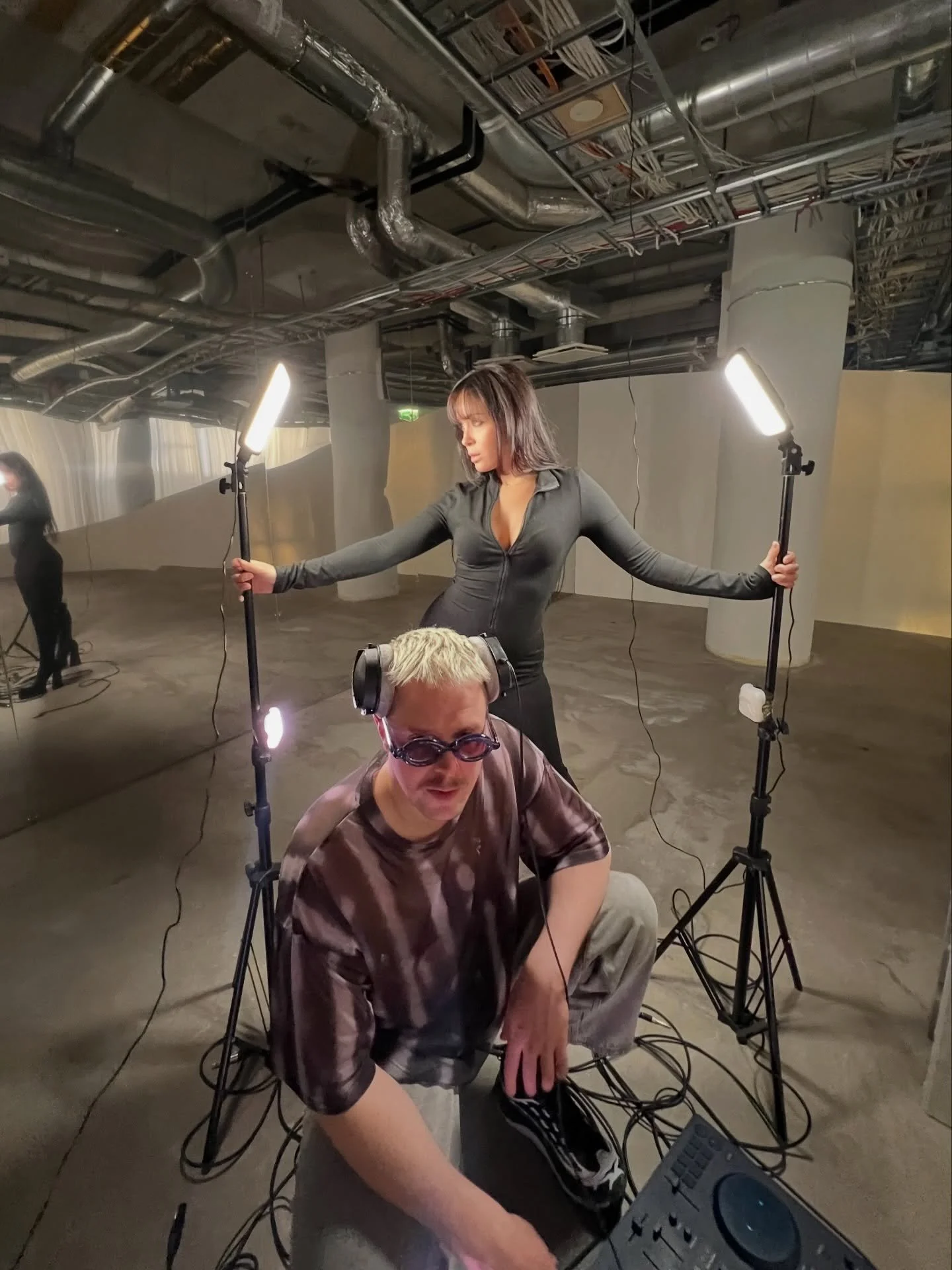 SWITCHOFFFF ⚡️🔌 did u see the lyric vid? 

up on yt 🫶

@oddspace.co