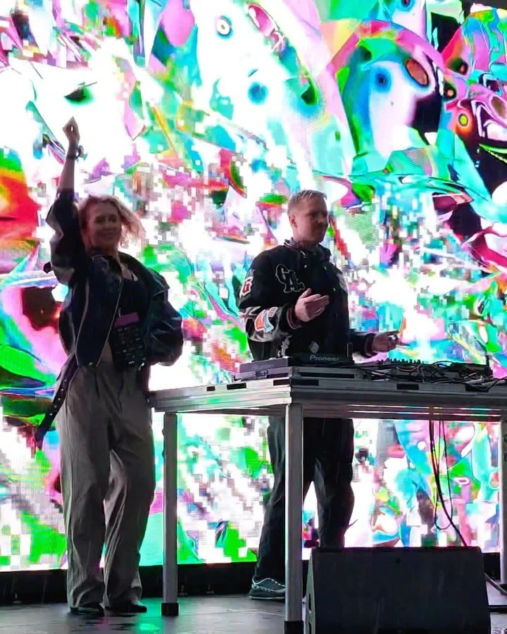 tbh these visuals only serve to cover up my moves @oddfest.co