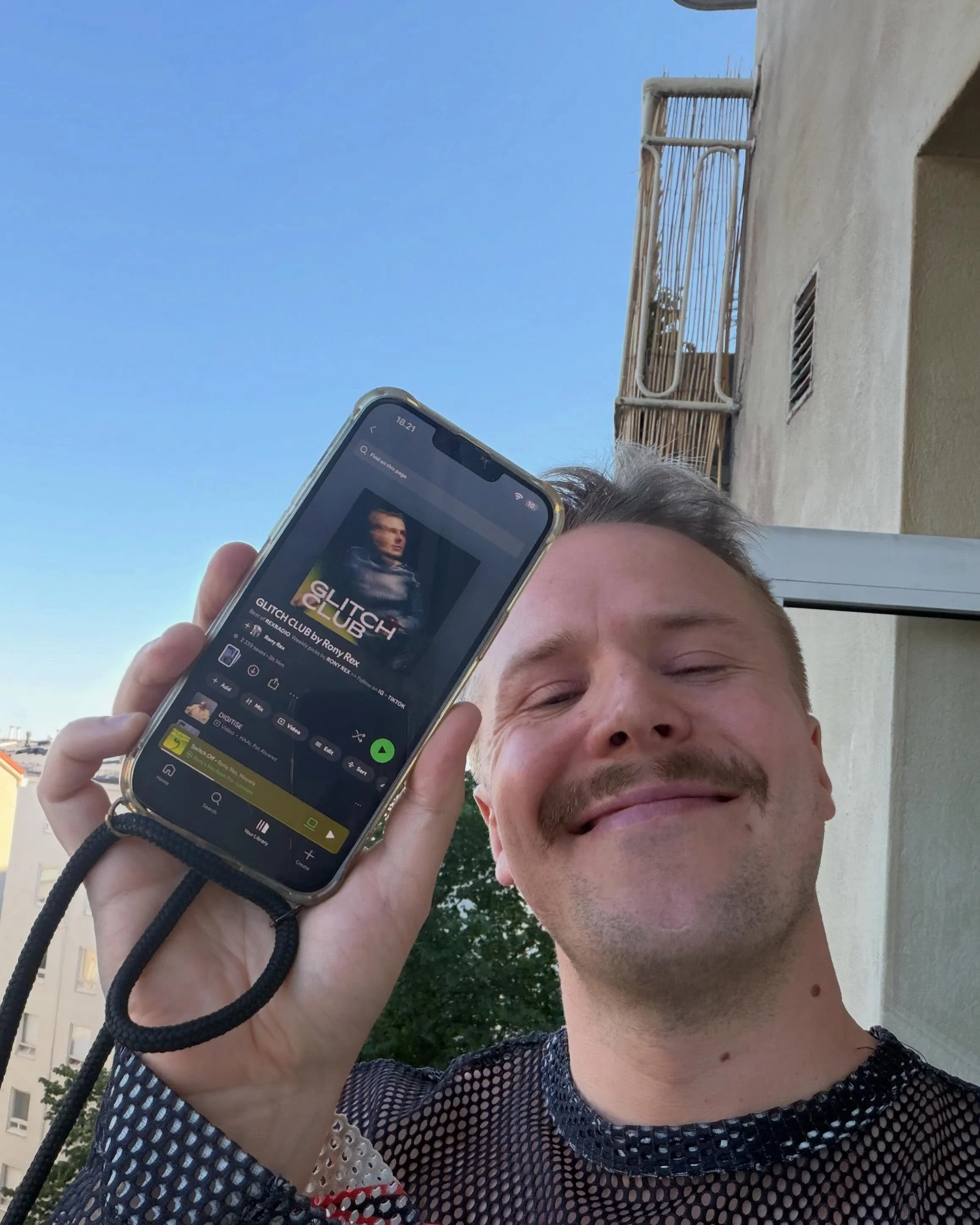 ITCHING FOR A GLITCHING 🤤🪐💖

my new thing GLITCH CLUB is on for the very 1st time this saturday @ilandsoundfestival 

for the core sound&trade; get the playlist, up everywhere

AAanddd to celebrate just got the EP masters, next single EE-OO ʕ̡̢̡ʘ̅