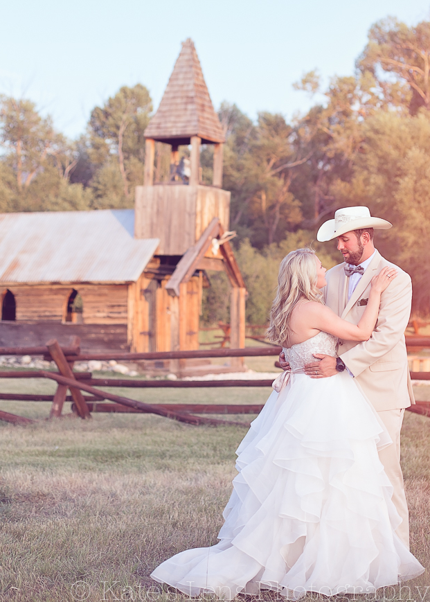 Photography: Kate's Lens Photography Catering: Steamboat Meat & Seafood Company