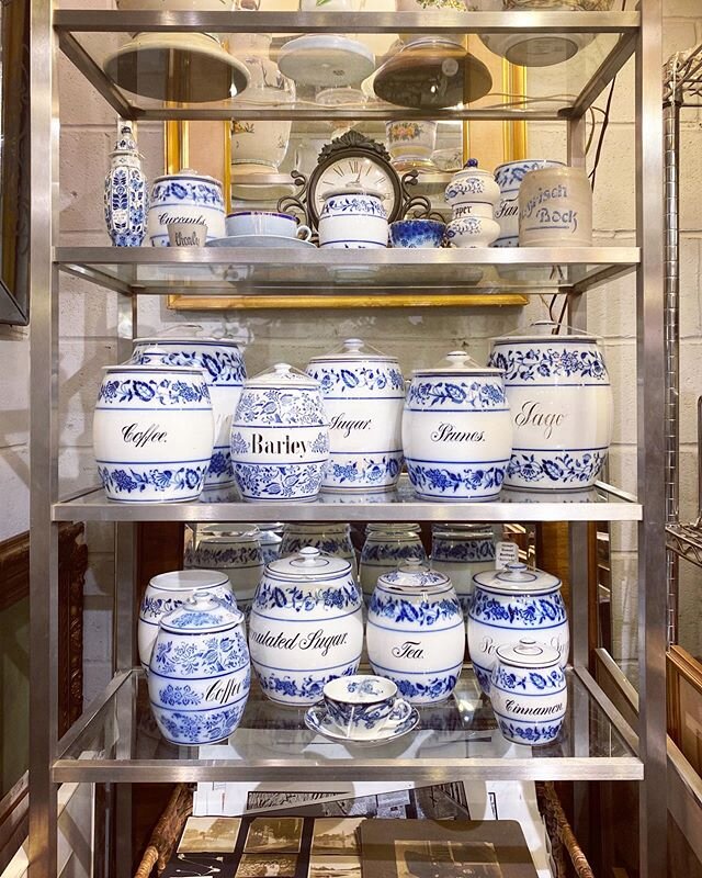 For those that subscribe to the mantra #blueandwhiteforever - these are for you! Found in my local vintage shop - visit inspired by @thriftandtell!